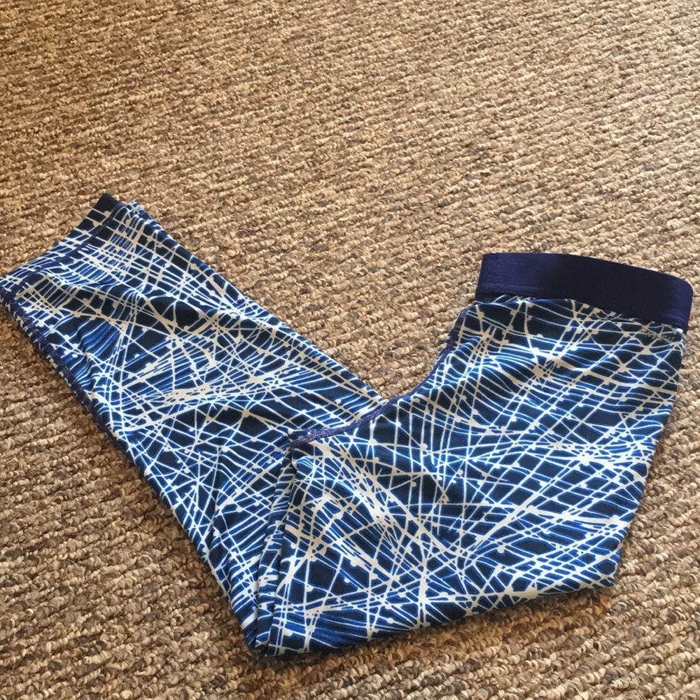 3/20 Nike Pro electric blue leggings size Medium